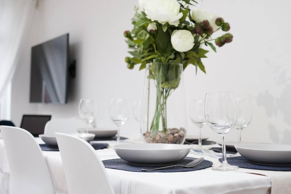 Apartamento Newly Renovated Modern 4 Bed 3 Bath *